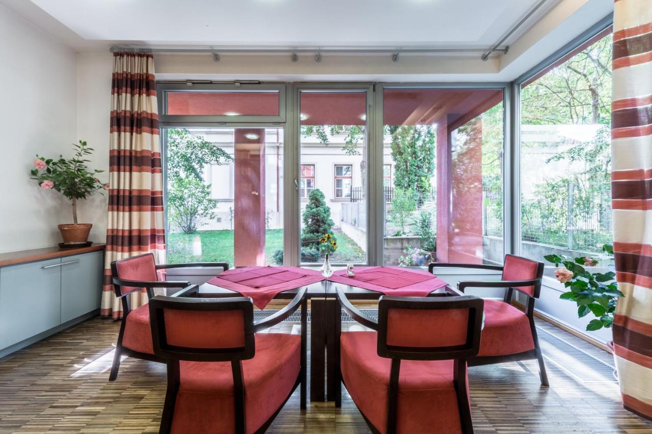 Penzion Paloucek Prague Extérieur photo