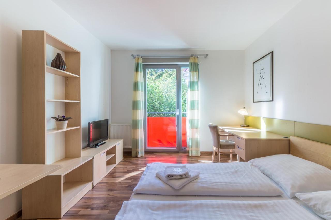 Penzion Paloucek Prague Extérieur photo
